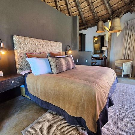 Last Word Madikwe Madikwe Wildreservaat Buitenkant foto