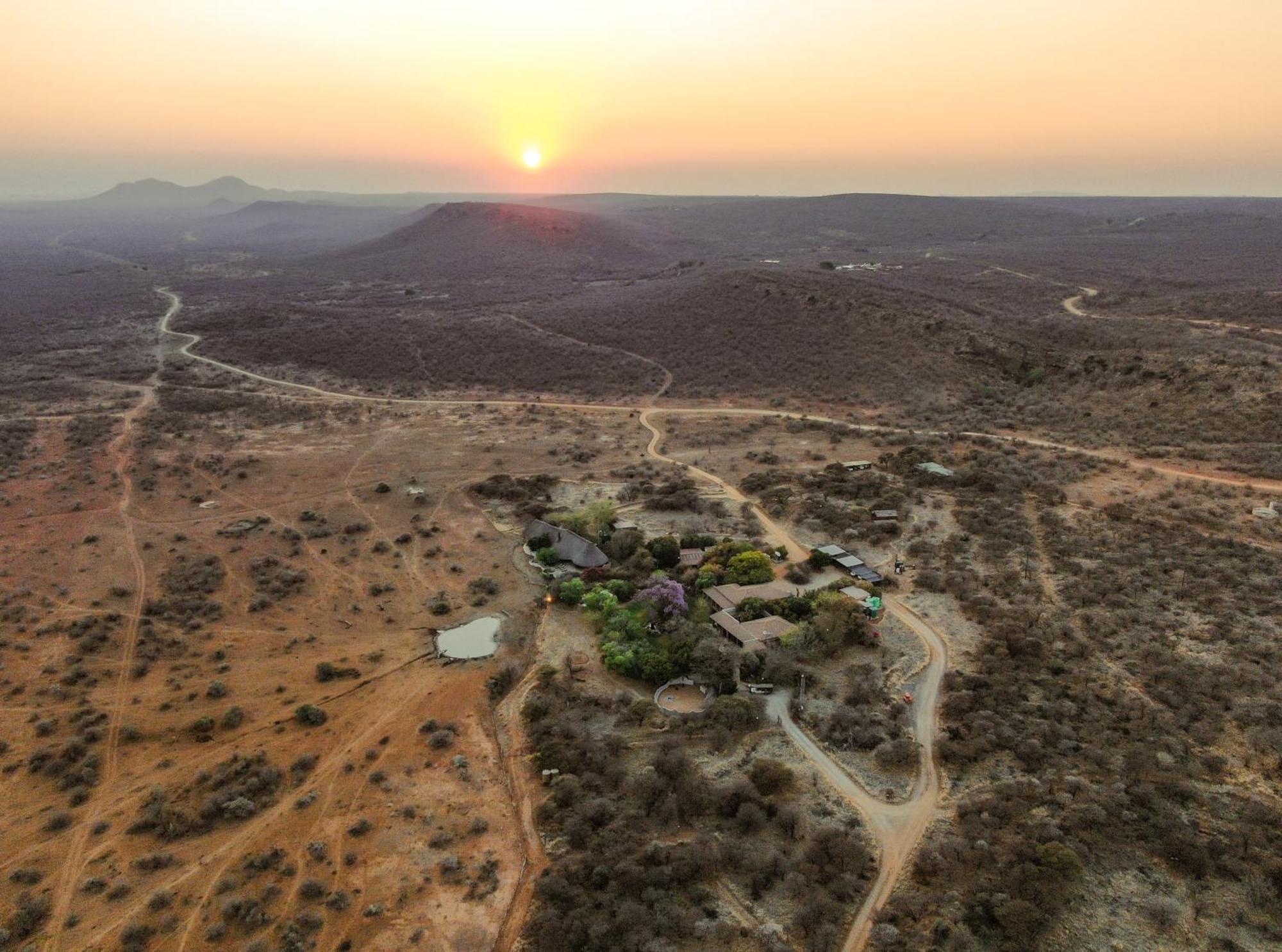 Last Word Madikwe Madikwe Wildreservaat Buitenkant foto