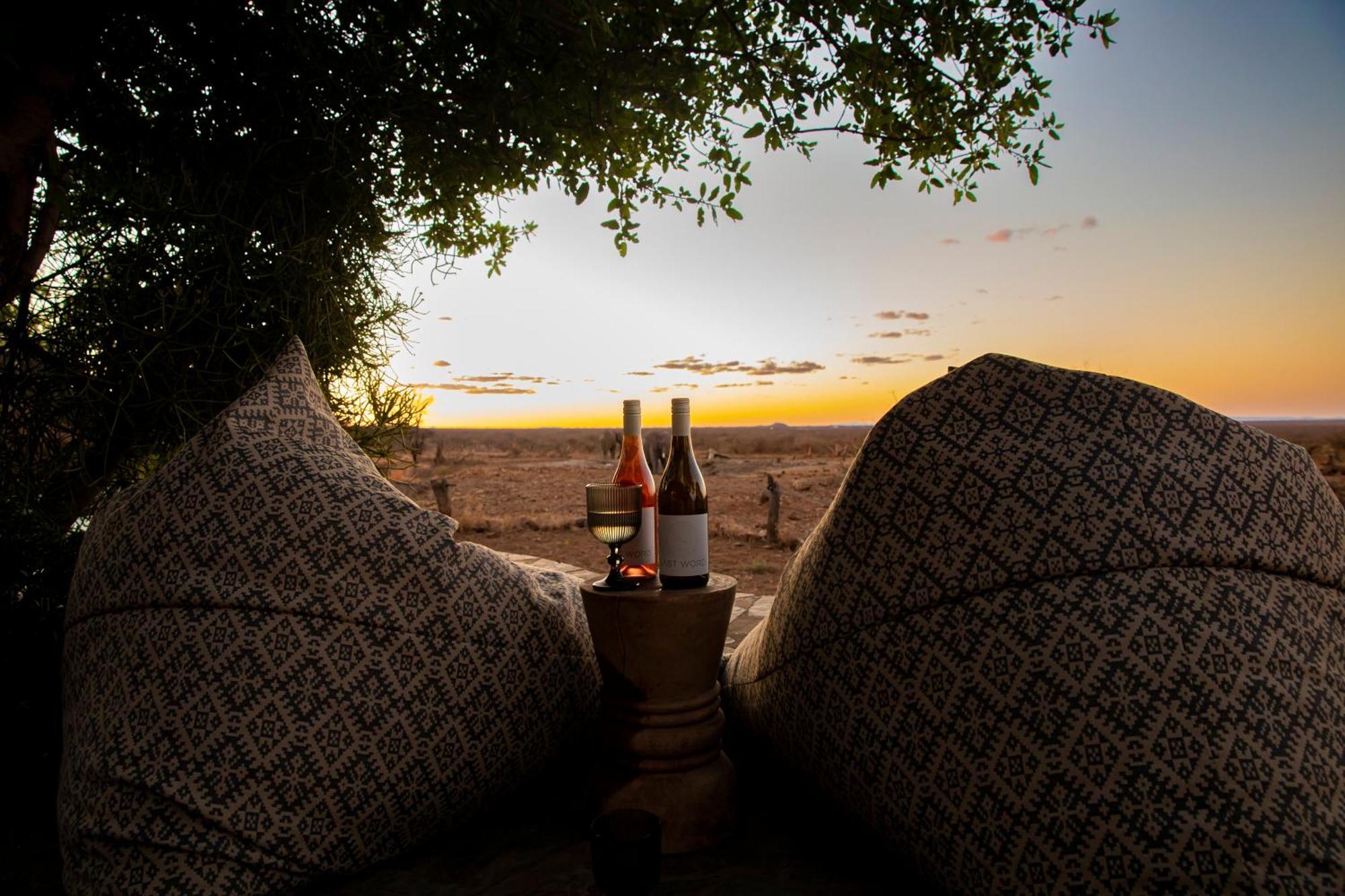 Last Word Madikwe Madikwe Wildreservaat Buitenkant foto
